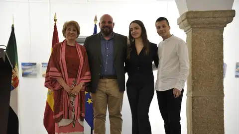 La Asamblea de Extremadura inaugura el ciclo de conciertos 'Marzo de Mujeres' con la actuación de Carolina Valiente La Asamblea de Extremadura inaugura el ciclo de conciertos 'Marzo de Mujeres' con la actuación de Carolina Valiente