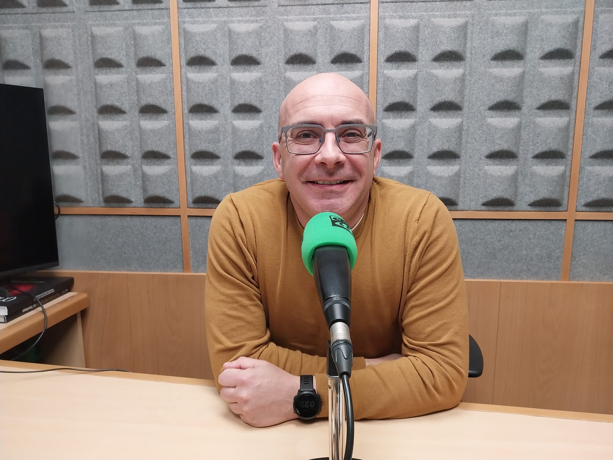 Miguel Hernández: "El Xota no juega con el sistema 3-1, eso multiplica las situaciones y exige al jugador" Miguel Hernández: "El Xota no juega con el sistema 3-1, eso multiplica las situaciones y exige al jugador"