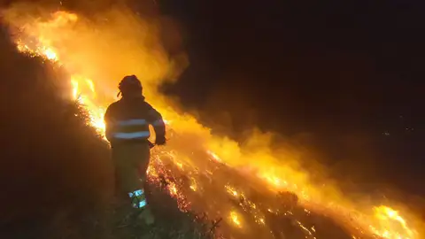 Incendio Forestal La Cavada Incendio Forestal La Cavada en Cantabria