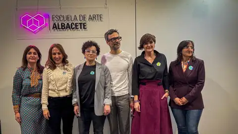 Más de medio centenar de trabajos componen ‘Gente guapa’, proyecto educativo y cultural que cuenta con el apoyo del gobierno de Castilla-La Mancha Más de medio centenar de trabajos componen ‘Gente guapa’, proyecto educativo y cultural que cuenta con el apoyo del gobierno de Castilla-La Mancha