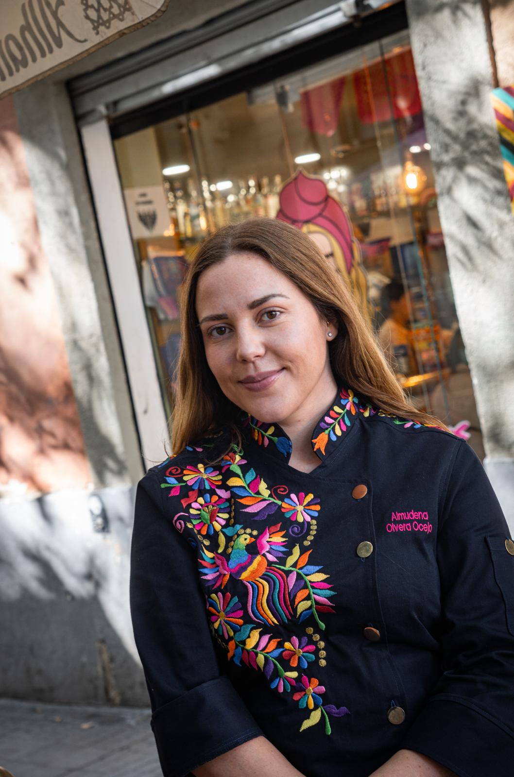 Almudena Olvera, una veu femenina que trenca estereotips entre fogons Almudena Olvera, una veu femenina que trenca estereotips entre fogons
