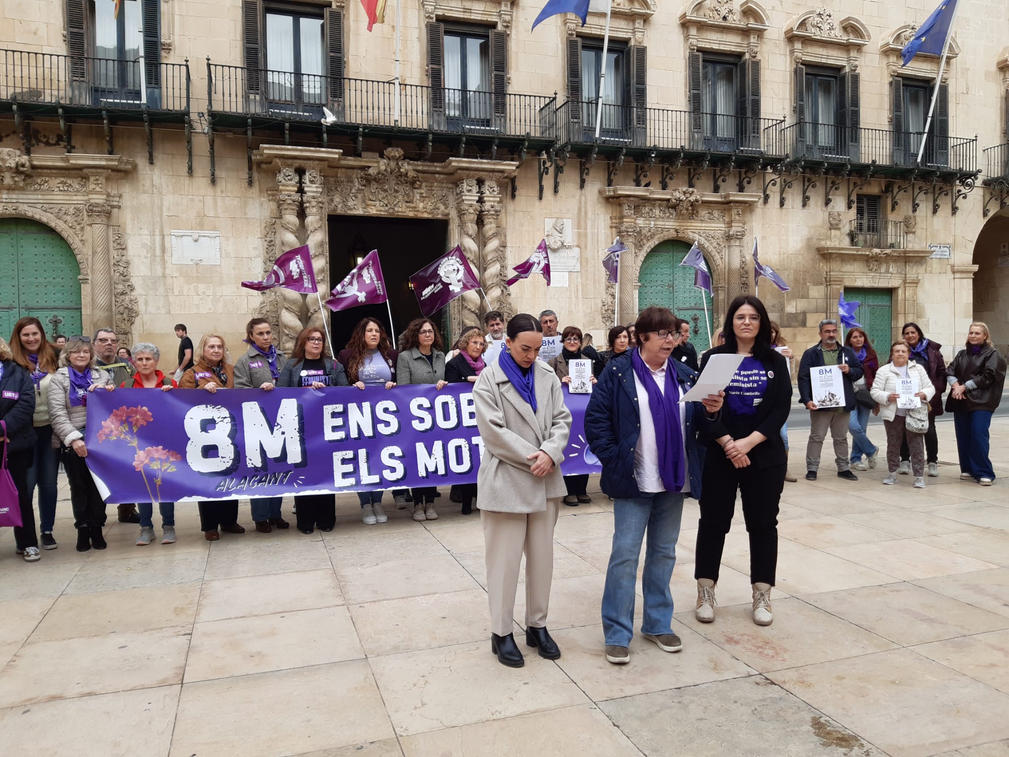 La izquierda municipal vuelve a plantar al Equipo de Gobierno en la celebración institucional del 8-M La izquierda municipal vuelve a plantar al Equipo de Gobierno en la celebración institucional del 8-M