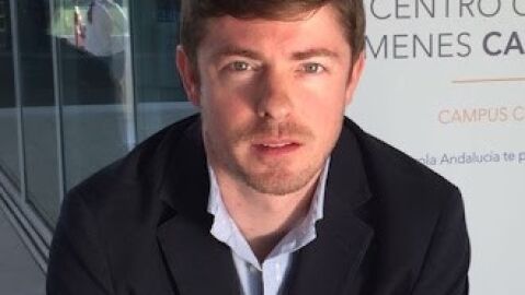 Shane McLoughlin, director del Servicio de Futuros Estudiantes de la Universidad Loyola