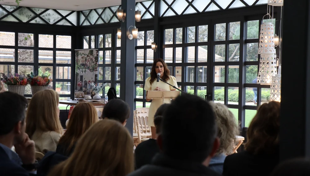 Carmen Alcayde en un momento del acto Carmen Alcayde en un momento del acto