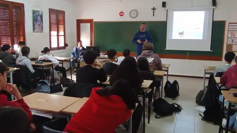 Ateneu Castelló impulsa su programa de prevención vial para concienciar sobre los riesgos de los accidentes Ateneu Castelló impulsa su programa de prevención vial para concienciar sobre los riesgos de los accidentes