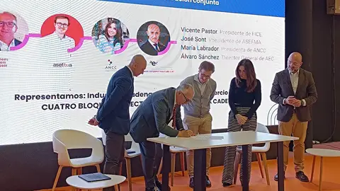 Firma del manifiesto reclamando medidas frente al modelo ultra fast-fashion. Firma del manifiesto reclamando medidas frente al modelo ultra fast-fashion.