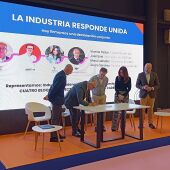 Firma del manifiesto reclamando medidas frente al modelo ultra fast-fashion. 