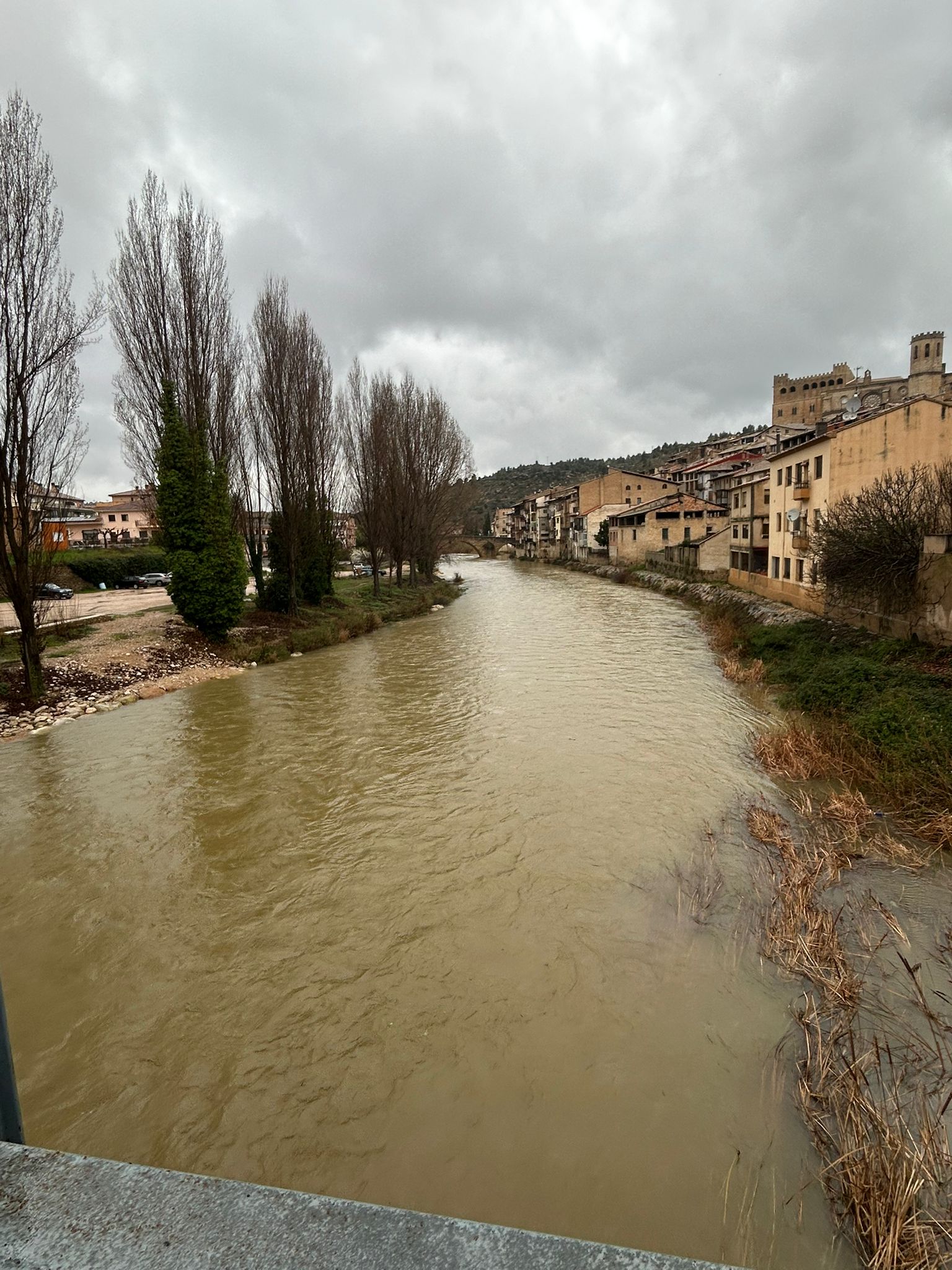 Alerta por la crecida de los ríos en la comarca del Matarraña Alerta por la crecida de los ríos en la comarca del Matarraña