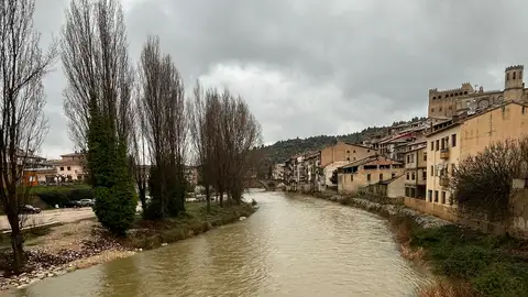 Río Matarraña a su paso por Valderrobres Río Matarraña a su paso por Valderrobres