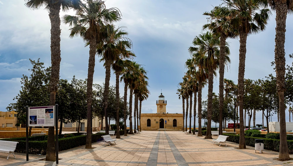 Faro de Roquetas de Mar Faro de Roquetas de Mar