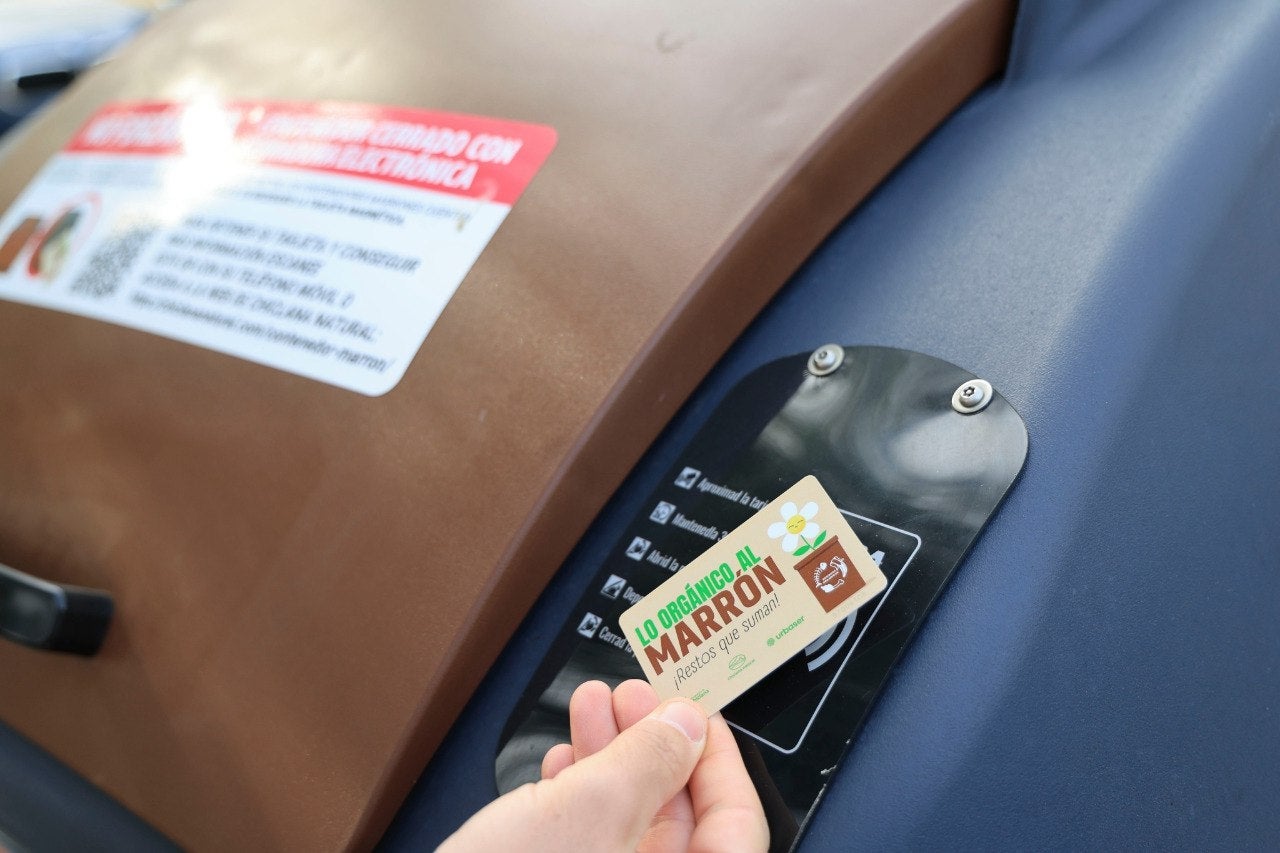 Chiclana comienza el proceso de implantación del contenedor marrón Chiclana comienza el proceso de implantación del contenedor marrón