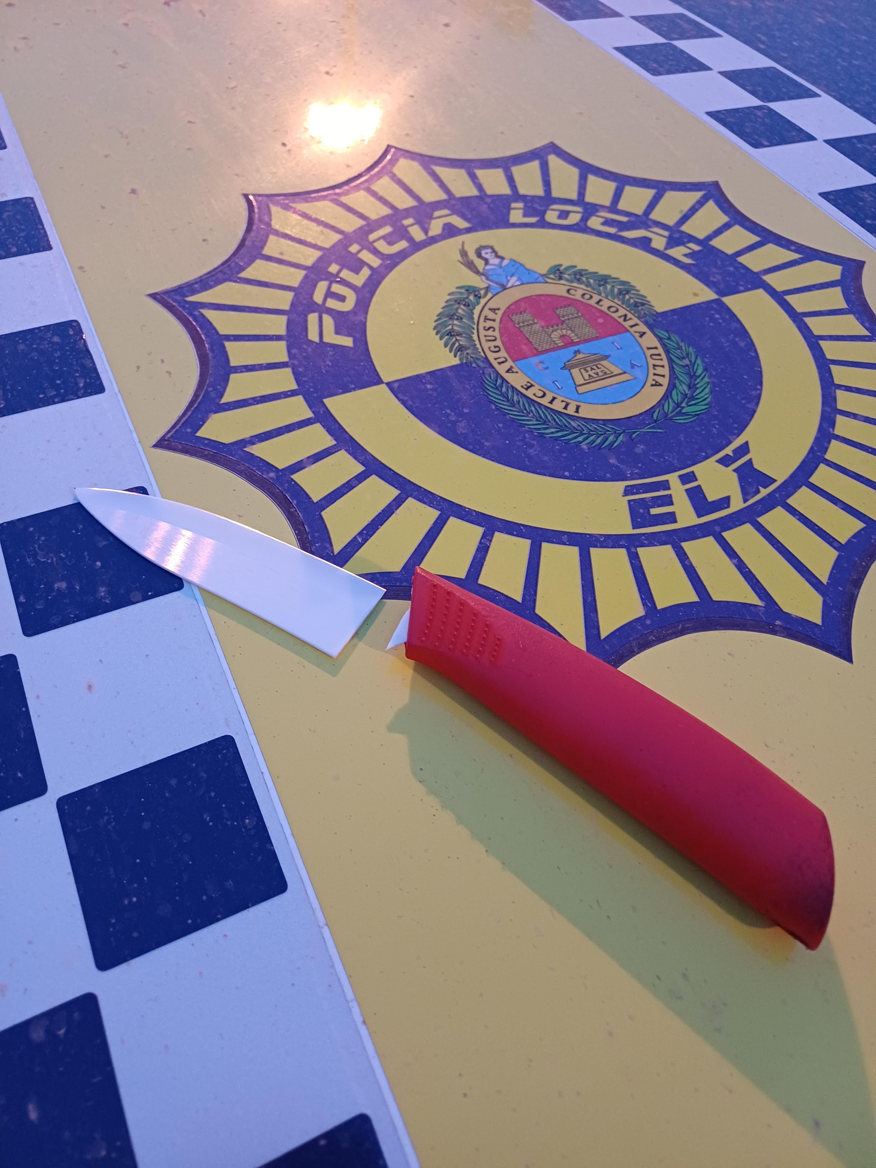 Detenido en Elche tras amenazar con un cuchillo al conductor de un vehículo VTC Detenido en Elche tras amenazar con un cuchillo al conductor de un vehículo VTC