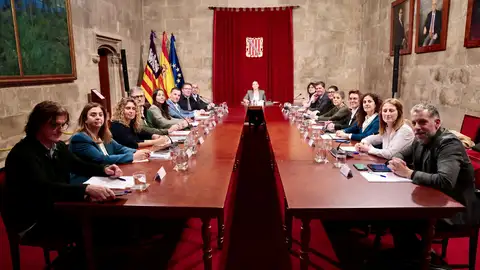 La Mesa de Lucha contra el Intrusismo se centrará en alojamientos turísticos, transporte, comercio e industria. La Mesa de Lucha contra el Intrusismo se centrará en alojamientos turísticos, transporte, comercio e industria.