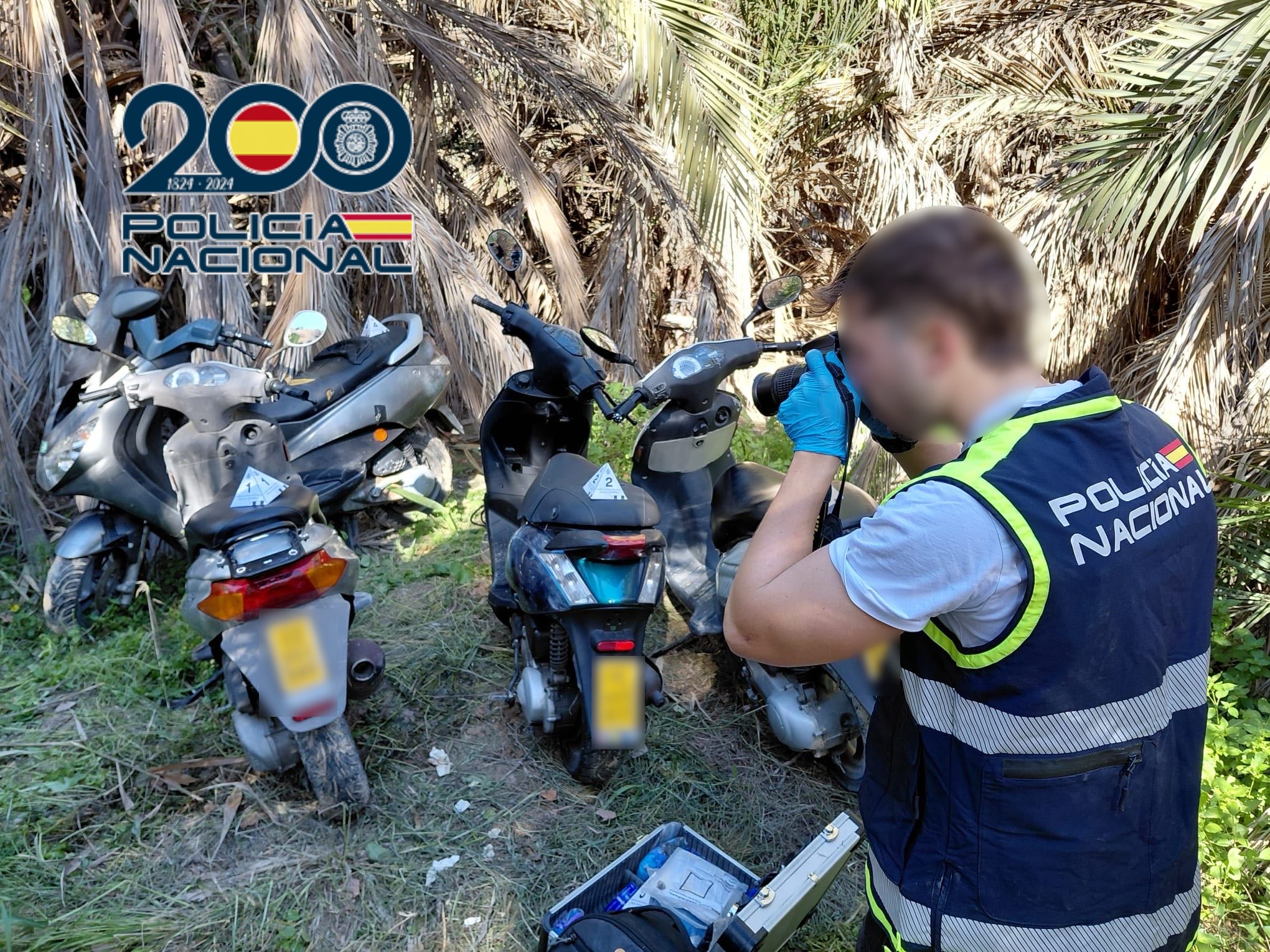La Policía Nacional detiene en Elche a dos menores por el robo de cinco ciclomotores La Policía Nacional detiene en Elche a dos menores por el robo de cinco ciclomotores