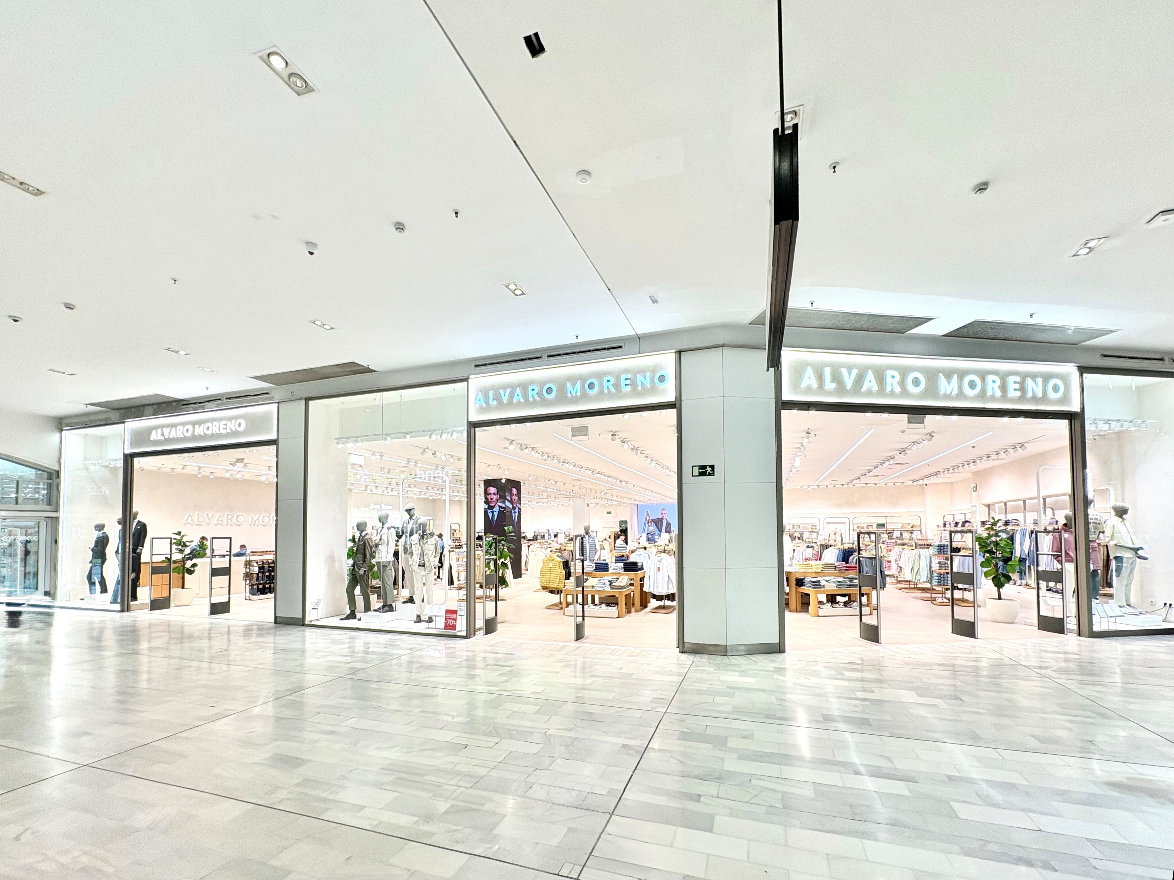 Alvaro Moreno amplía su tienda en Los Arcos y refuerza su presencia en el centro Alvaro Moreno amplía su tienda en Los Arcos y refuerza su presencia en el centro