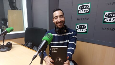 Mario Abril presenta su novela 'Cuando todo acaba' Mario Abril presenta su novela 'Cuando todo acaba'