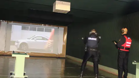La comisaría provincial de Albacete incorpora una galería de tiro virtual La comisaría provincial de Albacete incorpora una galería de tiro virtual