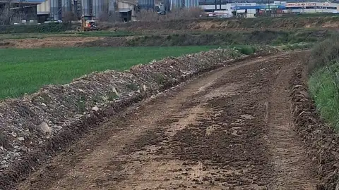 Comienzan las obras del camino entre los Cierzos y las Cruces, y del Camino La Paúl en Huesca Comienzan las obras del camino entre los Cierzos y las Cruces, y del Camino La Paúl en Huesca