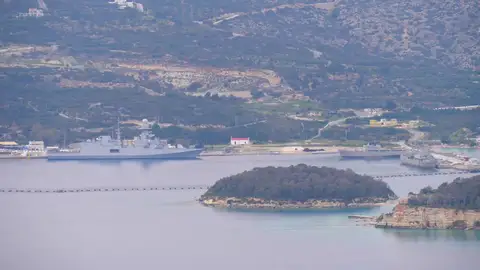 El vídeo que muestra cómo la fragata española atraca en Creta camino de la misión de protección a Chipre El vídeo que muestra cómo la fragata española atraca en Creta camino de la misión de protección a Chipre