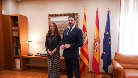 La presidenta de las Cortes, María Navaro, se ha reunido con el portavoz de VOX, Alejandro Nolasco La presidenta de las Cortes, María Navaro, se ha reunido con el portavoz de VOX, Alejandro Nolasco