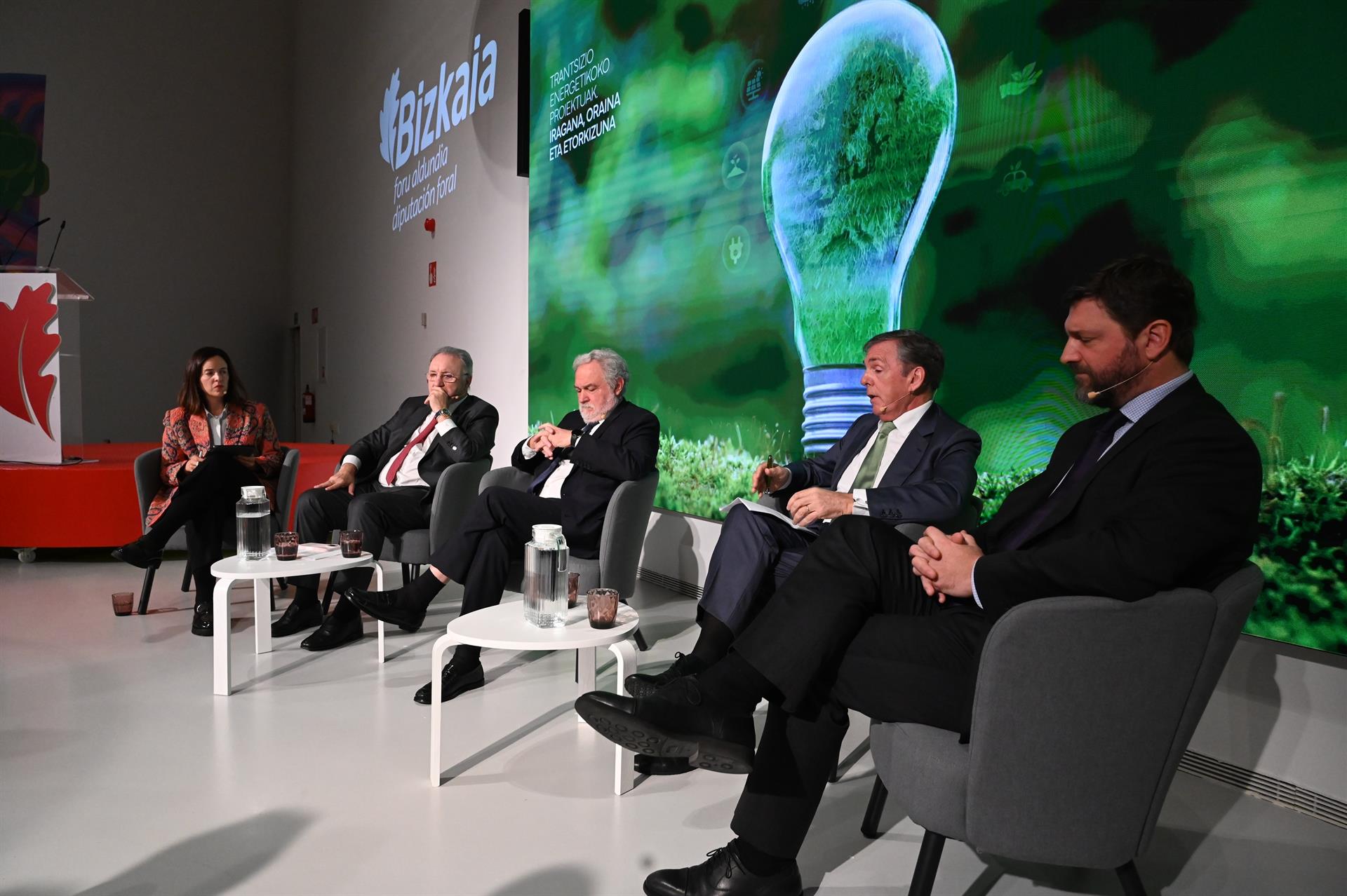 Sidenor e Iberdrola urgen a bajar impuestos a la electricidad por el impacto de los costes de la energía de la guerra Sidenor e Iberdrola urgen a bajar impuestos a la electricidad por el impacto de los costes de la energía de la guerra