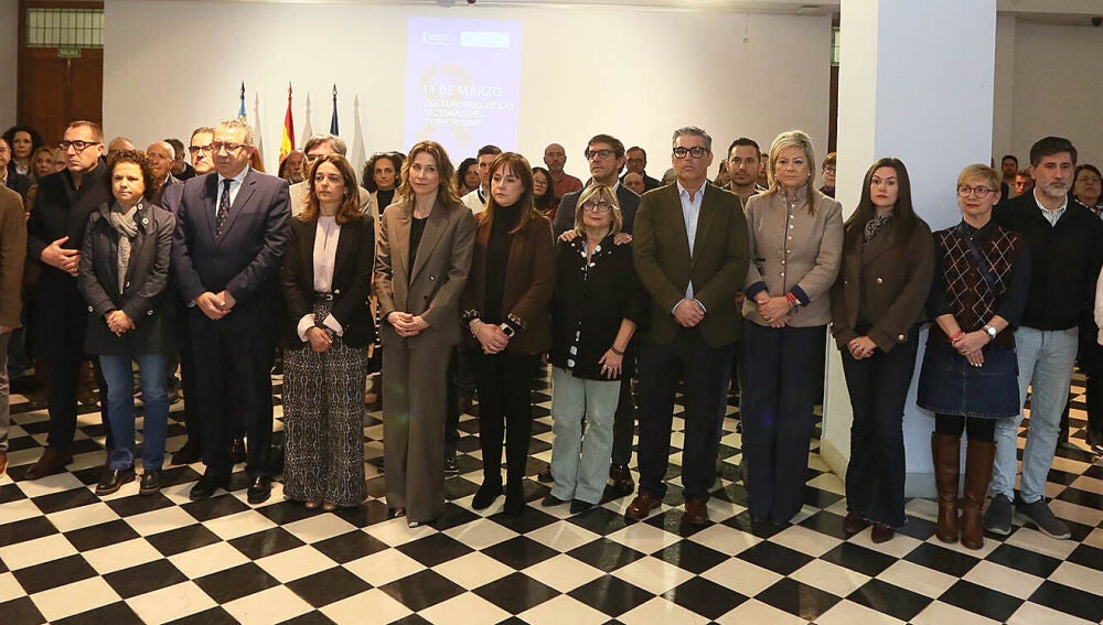 Los participantes en el acto 