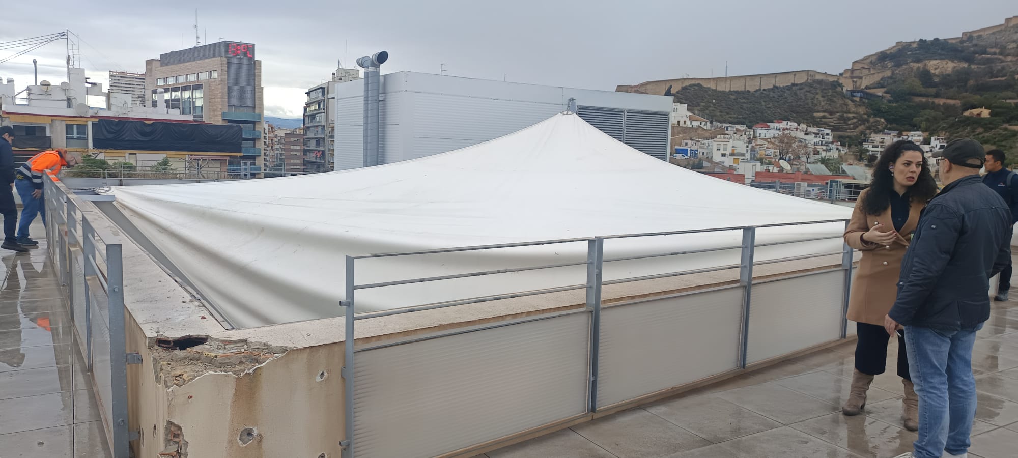 Alicante acomete obras de urgencia en la claraboya y el toldo del Museo de Hogueras afectados por las lluvias Alicante acomete obras de urgencia en la claraboya y el toldo del Museo de Hogueras afectados por las lluvias