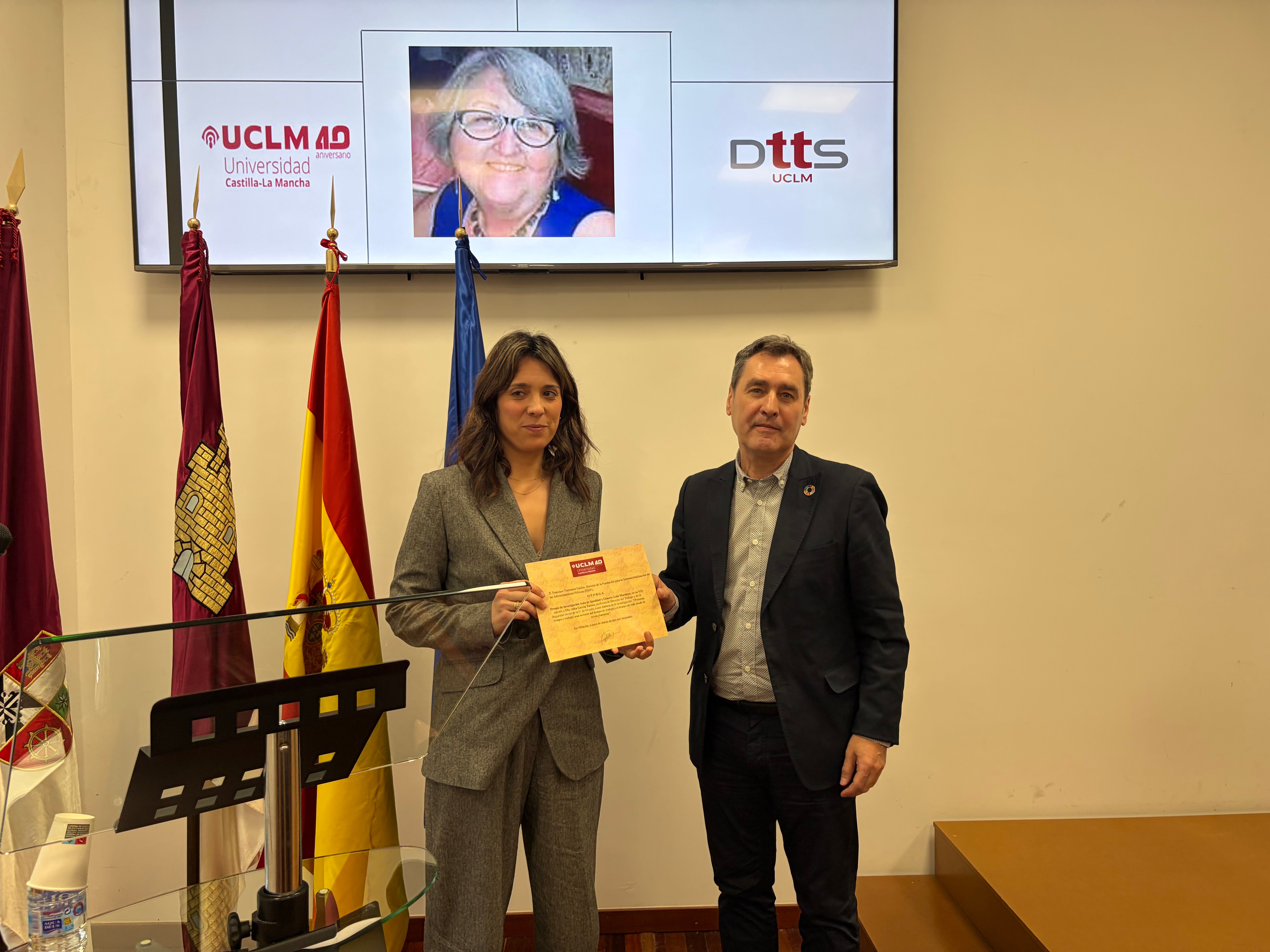 El Aula Igualdad y Género “Lola Martínez” de la UCLM entrega su octavo premio a la mejor investigación El Aula Igualdad y Género “Lola Martínez” de la UCLM entrega su octavo premio a la mejor investigación