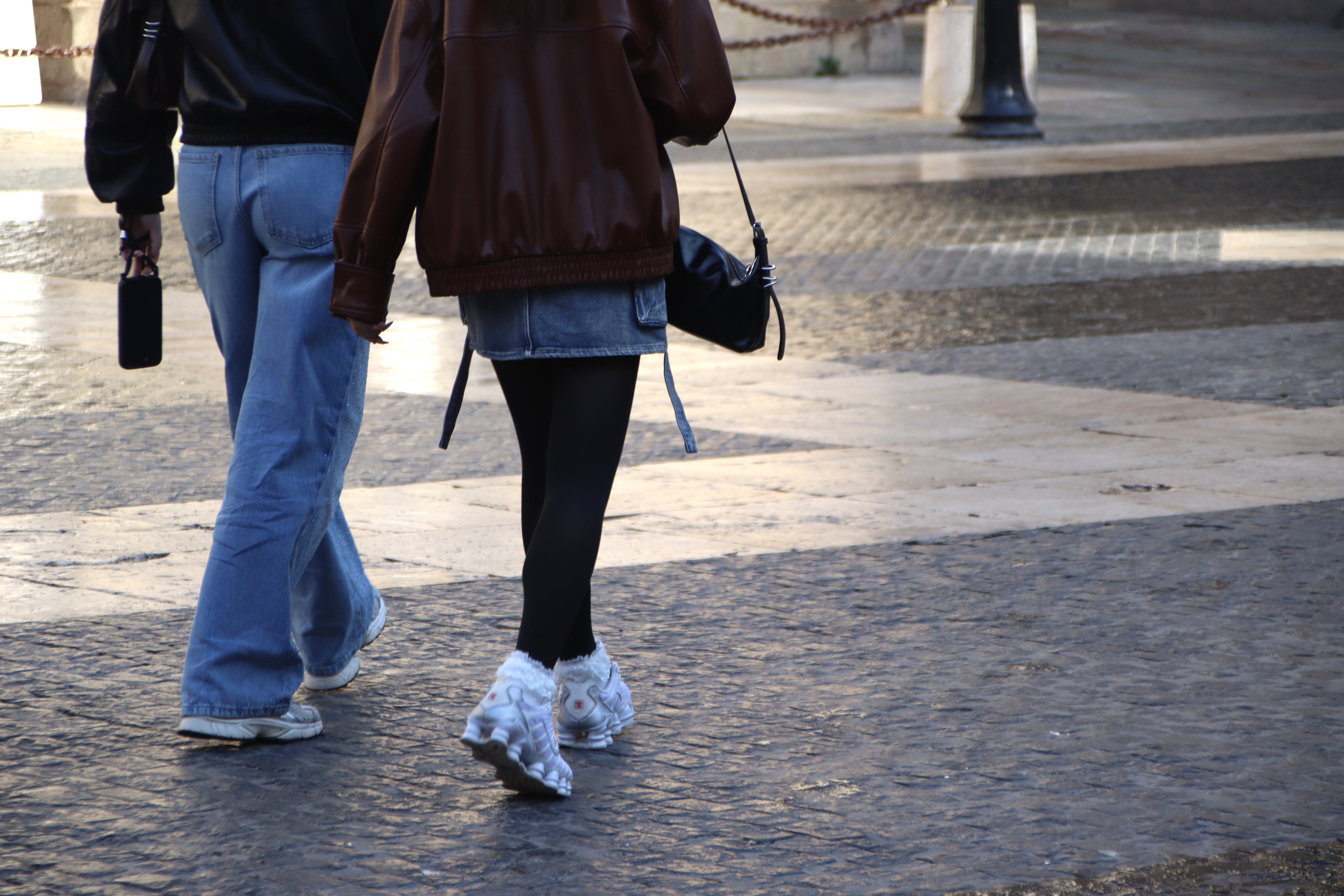 El 40% dels joves barcelonins viuen amb els pares, segons una enquesta El 40% dels joves barcelonins viuen amb els pares, segons una enquesta