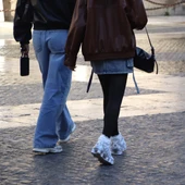 El 40% dels joves barcelonins viuen amb els pares, segons una enquesta El 40% dels joves barcelonins viuen amb els pares, segons una enquesta