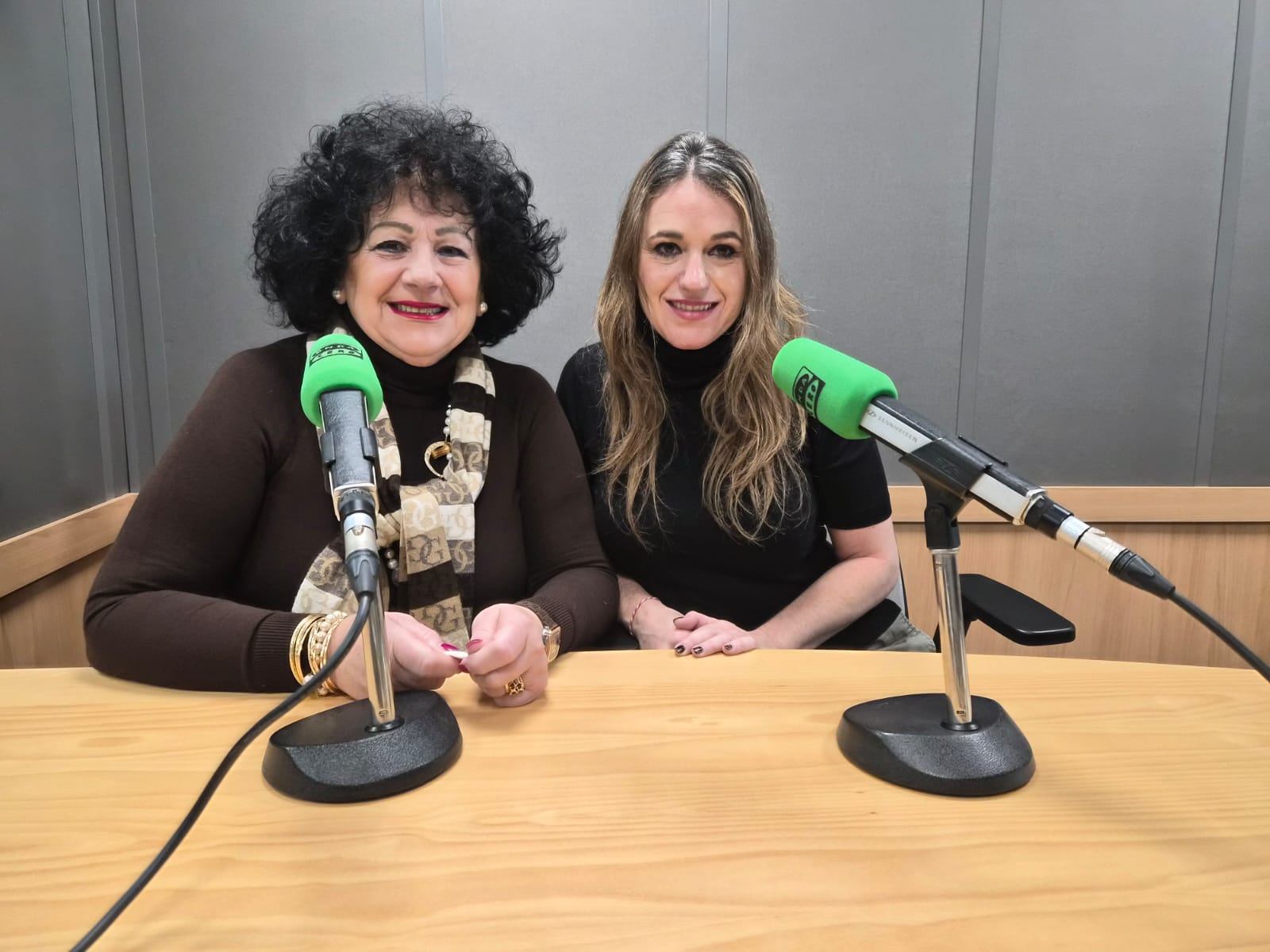 Tertulia con la Asociación Mujeres de Empresa Tertulia con la Asociación Mujeres de Empresa