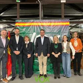 Juan Antonio Gallardo, en el centro de la imagen, ha sido nombrado nuevo coordinador de Vox Elche. Juan Antonio Gallardo, en el centro de la imagen, ha sido nombrado nuevo coordinador de Vox Elche.