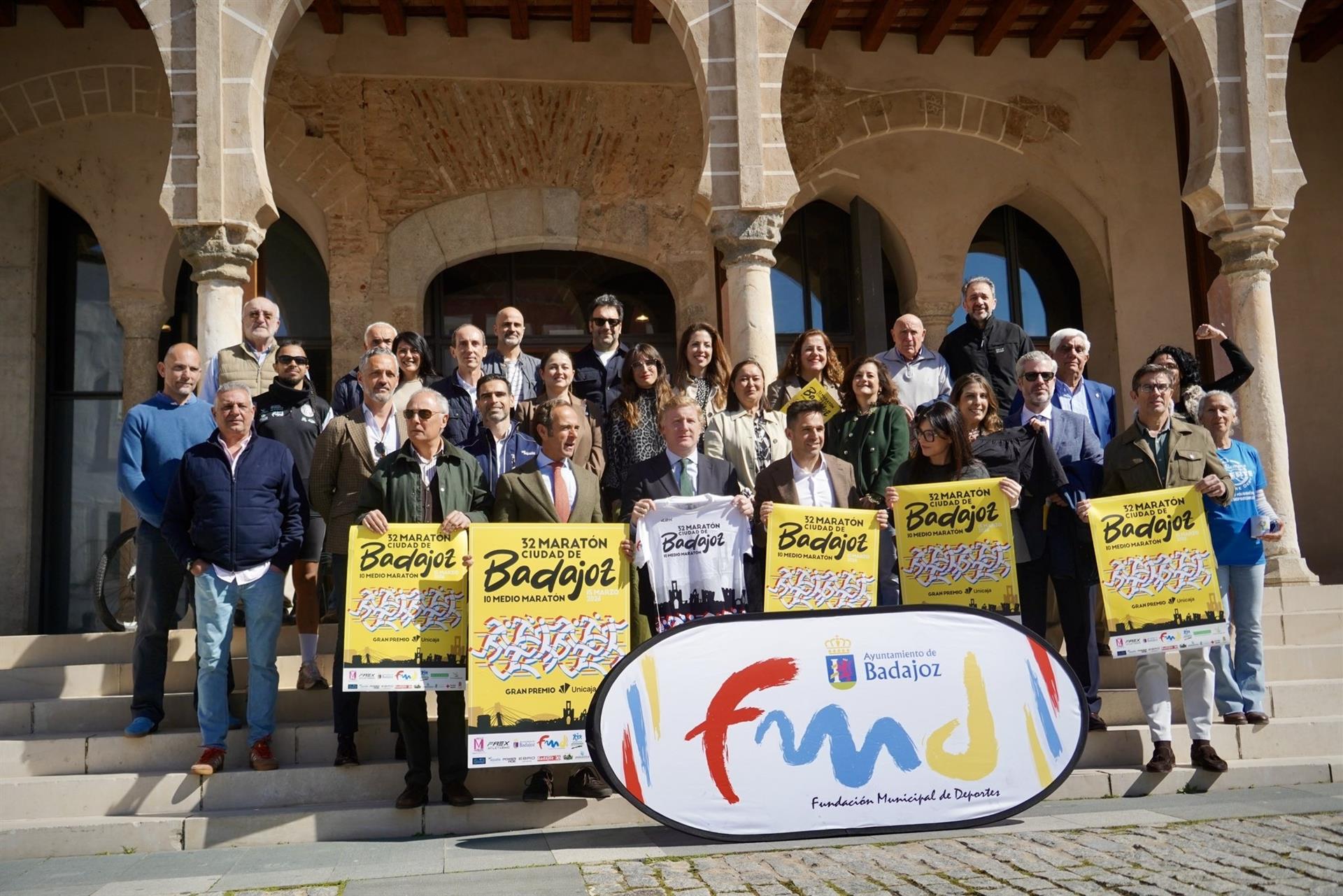 Unas 2.000 personas disputarán este domingo la 32º Maratón y 10º Media Maratón de Badajoz Unas 2.000 personas disputarán este domingo la 32º Maratón y 10º Media Maratón de Badajoz