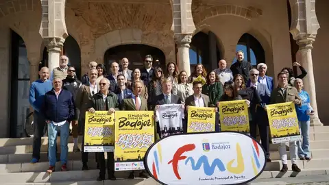 Unas 2.000 personas disputarán este domingo la 32º Maratón y 10º Media Maratón de Badajoz Unas 2.000 personas disputarán este domingo la 32º Maratón y 10º Media Maratón de Badajoz