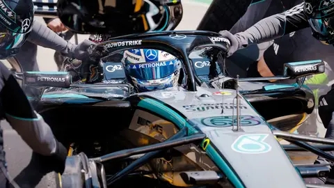 Russell logra la pole para el sprint en una aciaga jornada para Sainz y Alonso Russell logra la pole para el sprint en una aciaga jornada para Sainz y Alonso