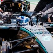 Russell logra la pole para el sprint en una aciaga jornada para Sainz y Alonso
