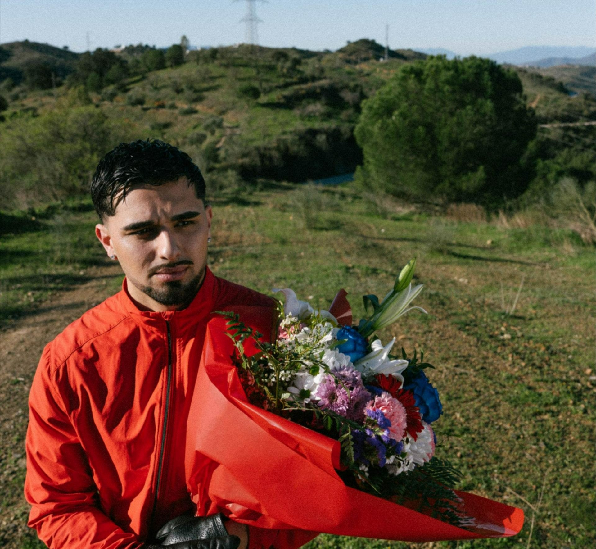 Julio Benavente presenta “Mariposas”, una canción que le lleva a su origen Julio Benavente presenta “Mariposas”, una canción que le lleva a su origen