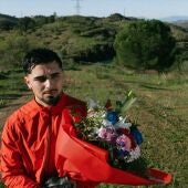 Julio Benavente presenta “Mariposas”, una canción que le lleva a su origen