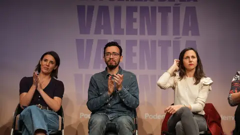 Irene Montero, Miguel Ángel Llamas e Ione Belarra en el acto de cierre de campaña Irene Montero, Miguel Ángel Llamas e Ione Belarra en el acto de cierre de campaña