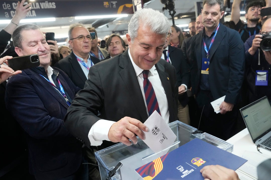 Joan Laporta gana las elecciones a la presidencia del Barça con el 68% de los votos Joan Laporta gana las elecciones a la presidencia del Barça con el 68% de los votos