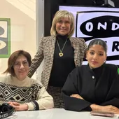 Neus Sala (izq.) y Nada Itrab con Julia Otero en los estudios de Onda Cero Barcelona Neus Sala (izq.) y Nada Itrab con Julia Otero en los estudios de Onda Cero Barcelona