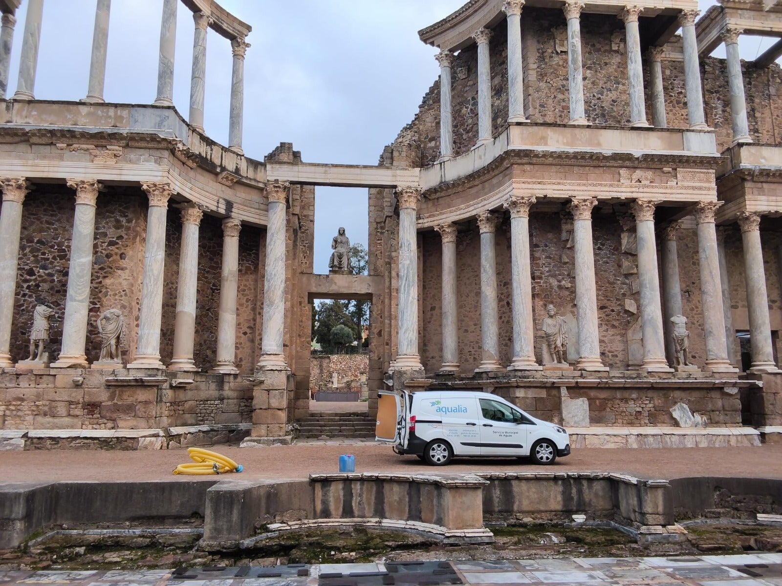 Aqualia lleva a cabo trabajos de saneamiento y extracción de agua en el Teatro Romano de Mérida Aqualia lleva a cabo trabajos de saneamiento y extracción de agua en el Teatro Romano de Mérida