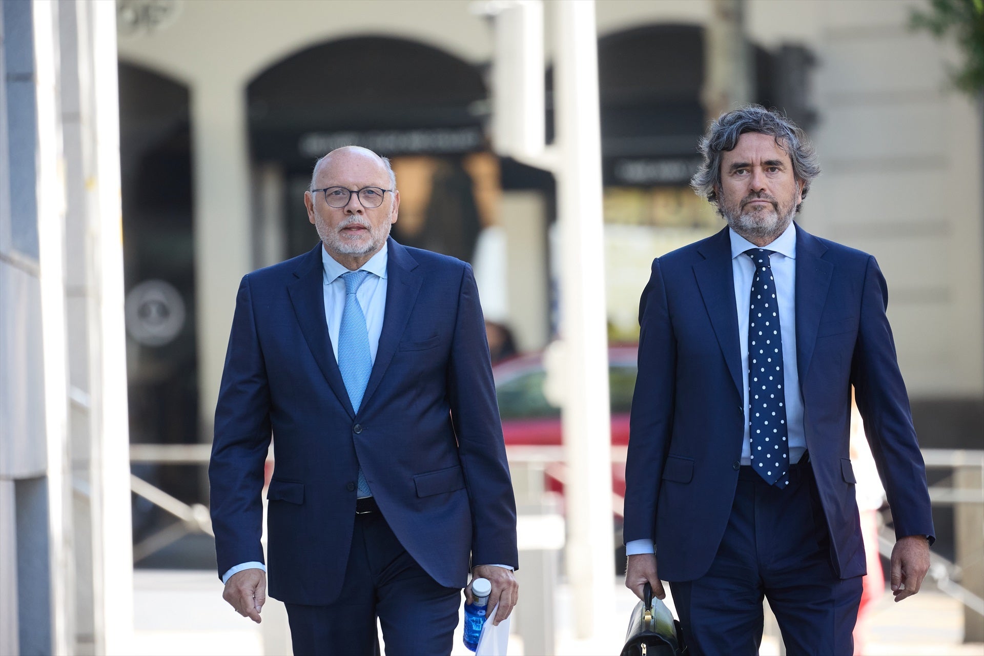 El exdirector general de Carreteras cobró 25.000 euros de una empresa adjudicataria bajo sospecha en el caso Koldo El exdirector general de Carreteras cobró 25.000 euros de una empresa adjudicataria bajo sospecha en el caso Koldo