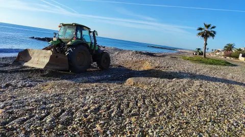 El Ayuntamiento de Moncofa pone a punto la playa del Grau para la Semana Santa El Ayuntamiento de Moncofa pone a punto la playa del Grau para la Semana Santa