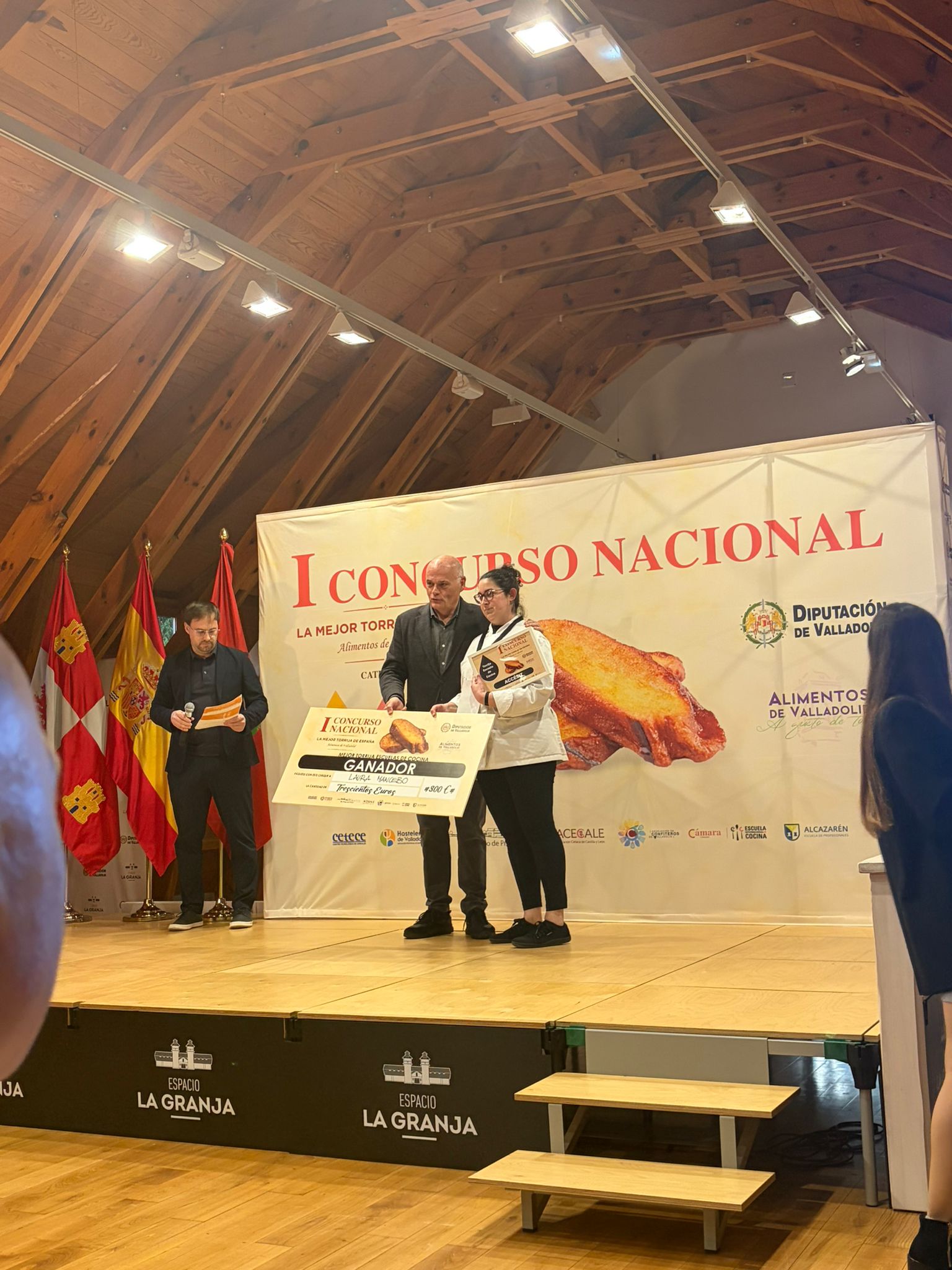 Laura Mancebo, alumna del CETECE, premiada en el I Concurso Nacional a la Mejor Torrija de España Laura Mancebo, alumna del CETECE, premiada en el I Concurso Nacional a la Mejor Torrija de España