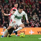 Lucas Cepeda, en una acción del Athletic-Elche. Lucas Cepeda, en una acción del Athletic-Elche.