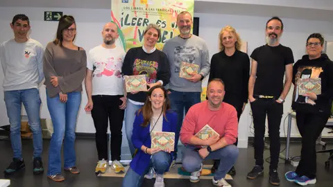 Galletas Gullón participa en la iniciativa “Los libros, a las fábricas” para fomentar la lectura entre la plantilla .