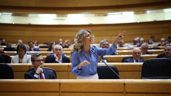 La vicepresidenta segunda y ministra de Trabajo y Econom&iacute;a Social, Yolanda D&iacute;az, interviene durante una sesi&oacute;n plenaria en el Senado, a 17 de marzo de 2026
