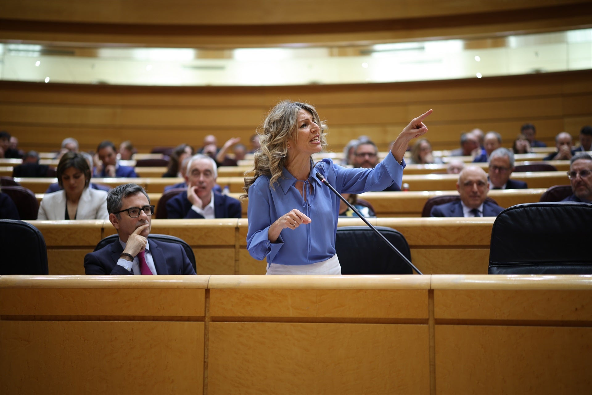 Yolanda Díaz defiende su presencia en la ceremonia de los Óscar tras el reproche del PP: "Más de 7.000 euros de viaje" Yolanda Díaz defiende su presencia en la ceremonia de los Óscar tras el reproche del PP: "Más de 7.000 euros de viaje"