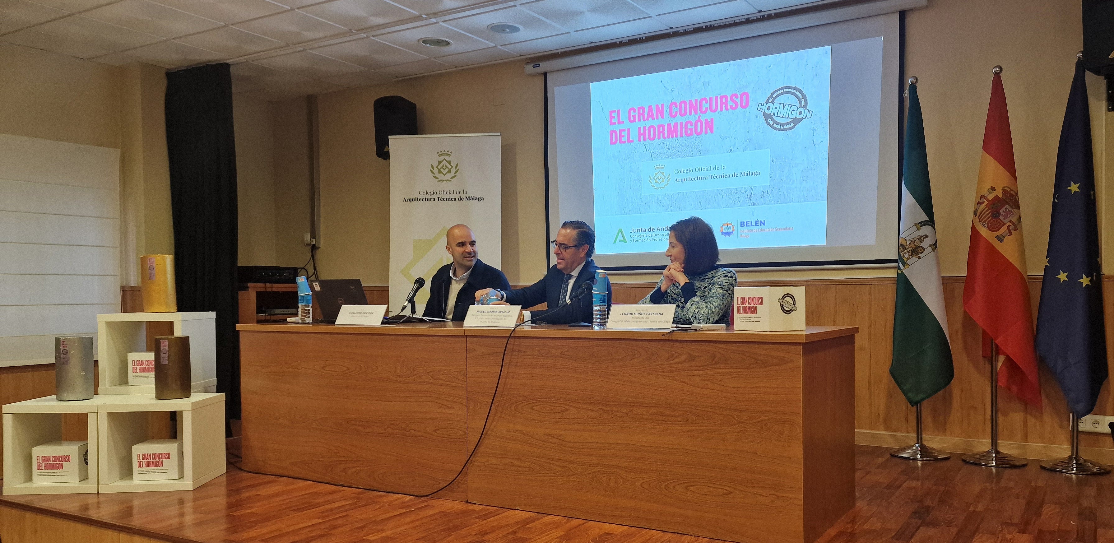 El Colegio de Arquitectos Técnicos de Málaga lanza ‘el reto del hormigón’ a los institutos de la provincia para atraer vocaciones hacia la profesión y revertir la falta de técnicos El Colegio de Arquitectos Técnicos de Málaga lanza ‘el reto del hormigón’ a los institutos de la provincia para atraer vocaciones hacia la profesión y revertir la falta de técnicos